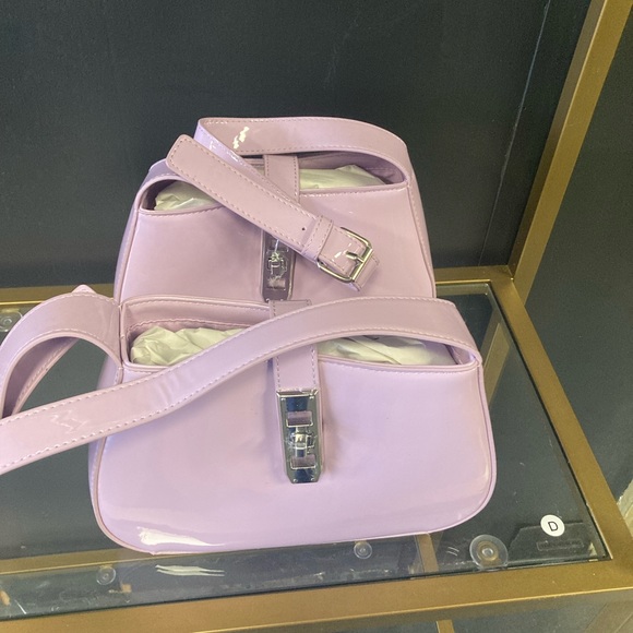 All purses are name brand for forever 21 - Picture 4 of 5